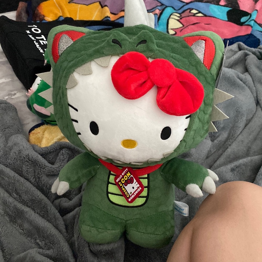 Hello kitty kid robot plush 16’
